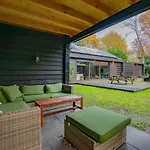 Holiday home Uilenpad 11-13