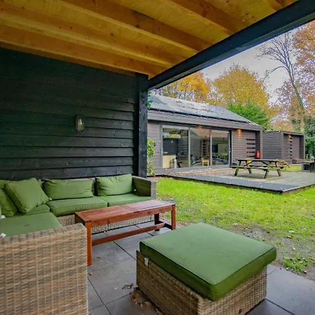 Holiday home Uilenpad 16