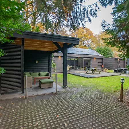 Holiday home Uilenpad 16